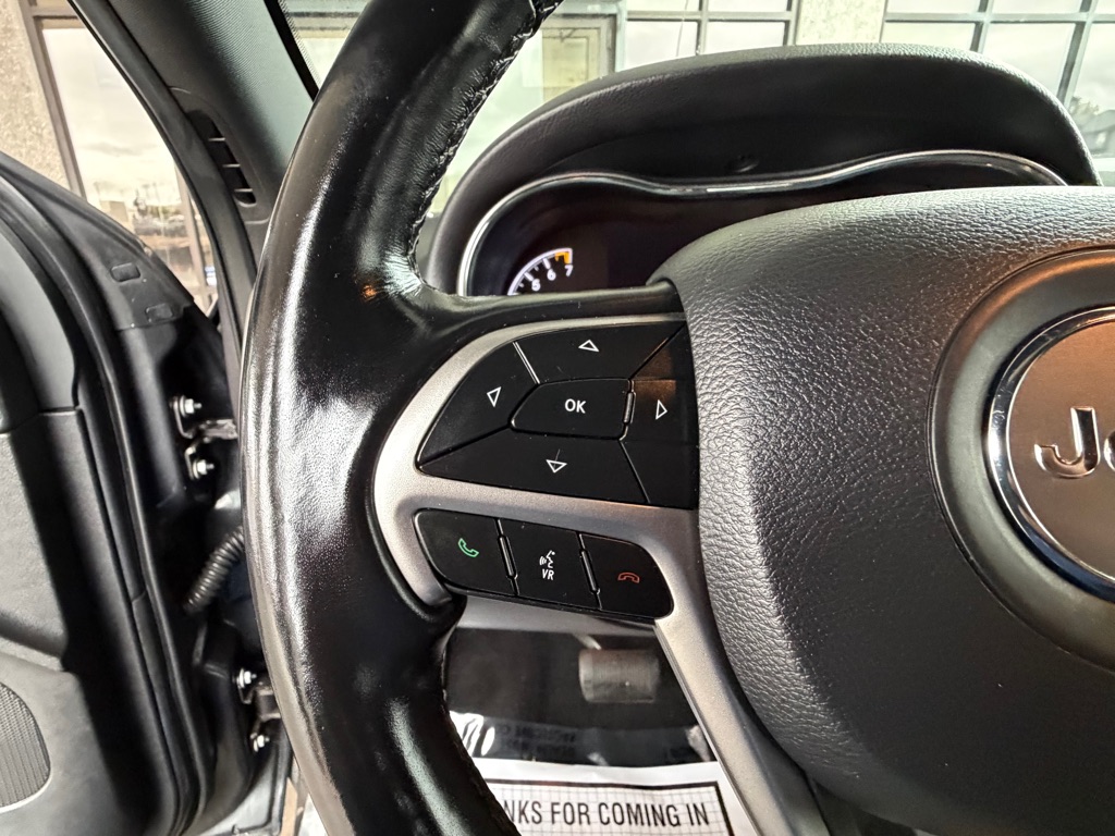 Photo 10 of this JEEP GRAND CHEROKEE