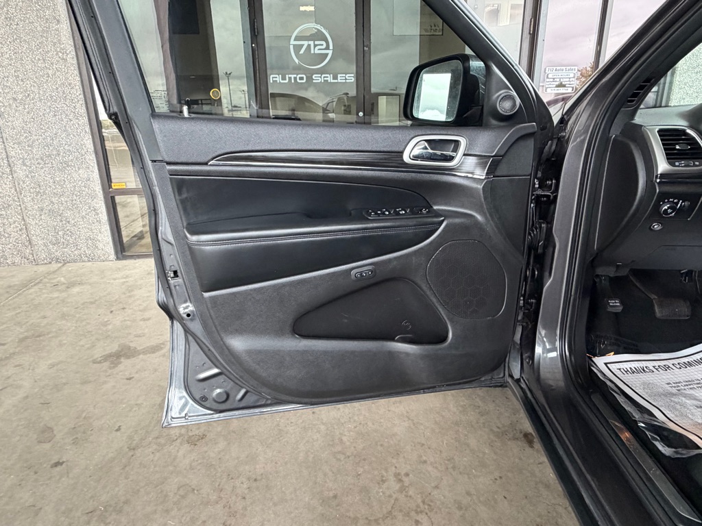 Photo 15 of this JEEP GRAND CHEROKEE