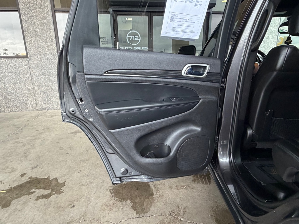 Photo 23 of this JEEP GRAND CHEROKEE
