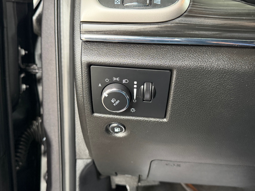 Photo 12 of this JEEP GRAND CHEROKEE