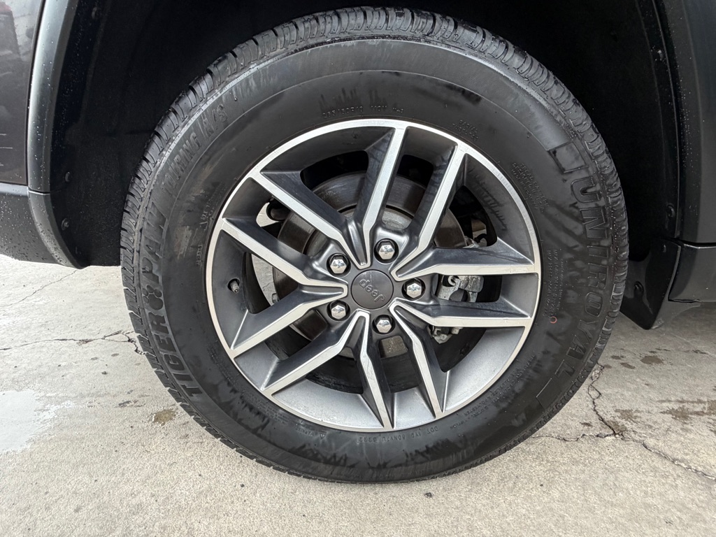 Photo 55 of this JEEP GRAND CHEROKEE