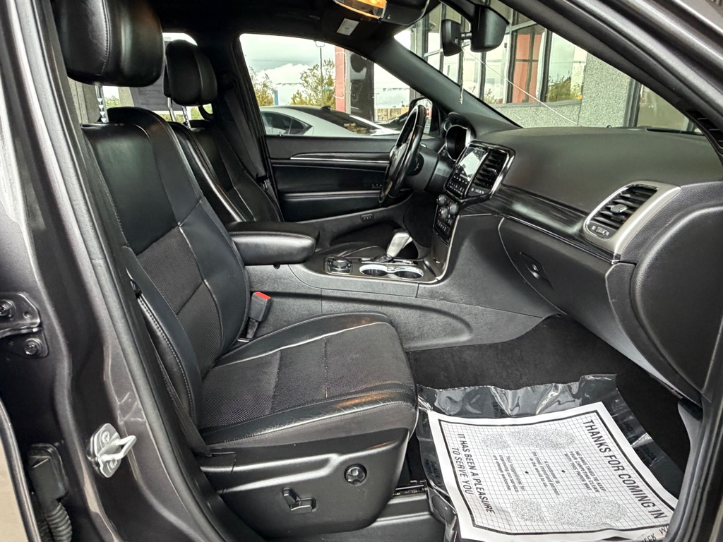 Photo 32 of this JEEP GRAND CHEROKEE