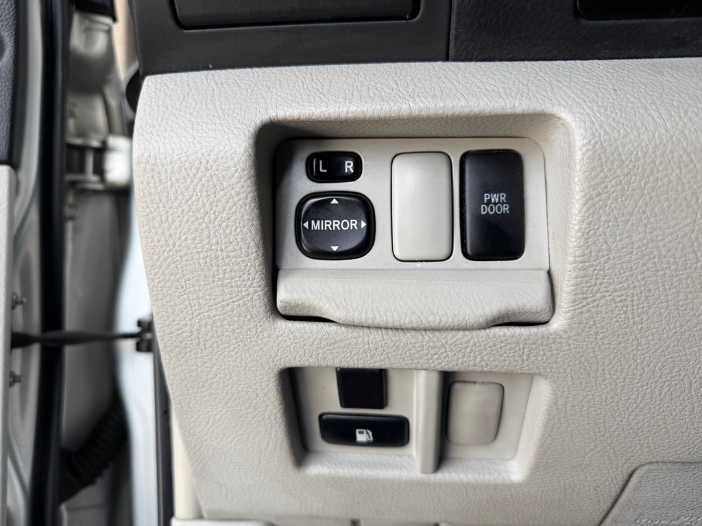 Photo 14 of this LEXUS RX
