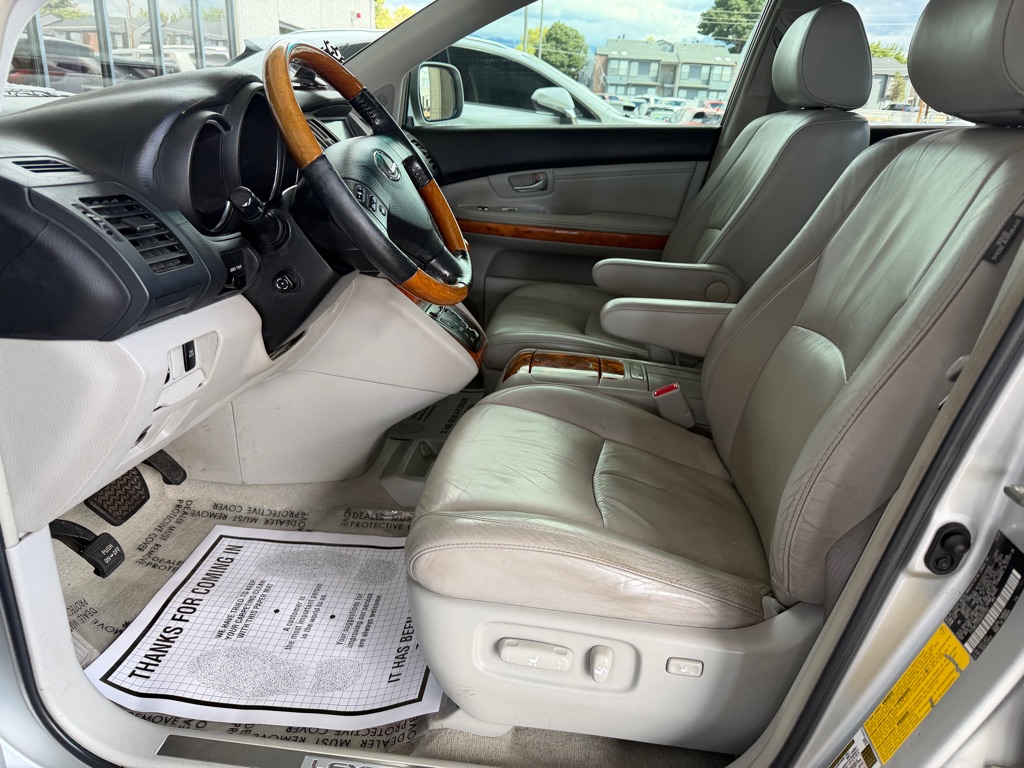 Photo 5 of this LEXUS RX