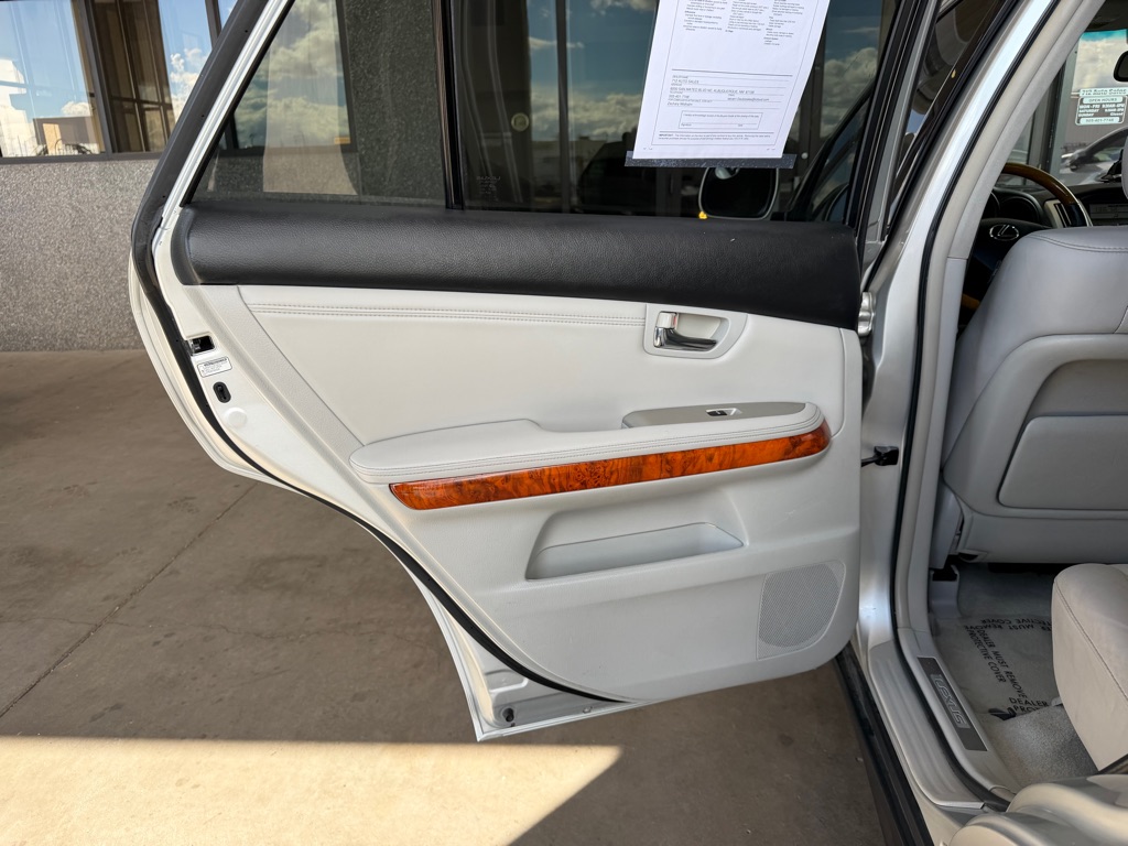Photo 23 of this LEXUS RX