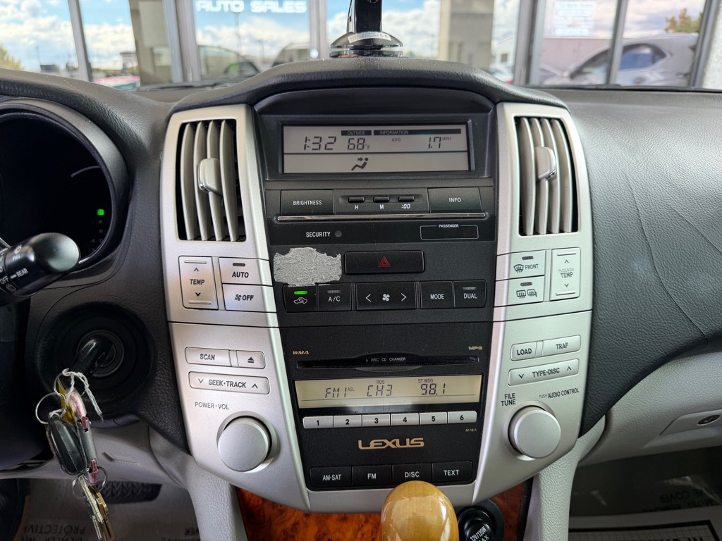 Photo 12 of this LEXUS RX