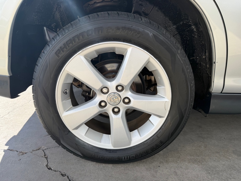 Photo 55 of this LEXUS RX