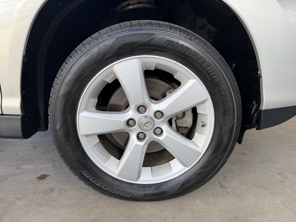 Photo 54 of this LEXUS RX