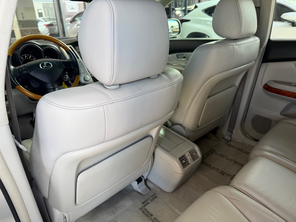 Photo 20 of this LEXUS RX