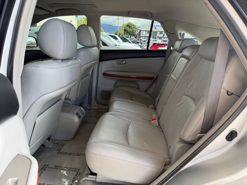 Photo 18 of this LEXUS RX