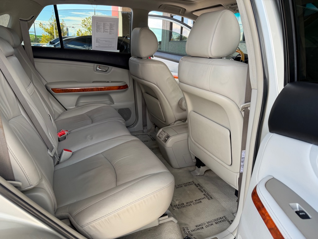 Photo 27 of this LEXUS RX