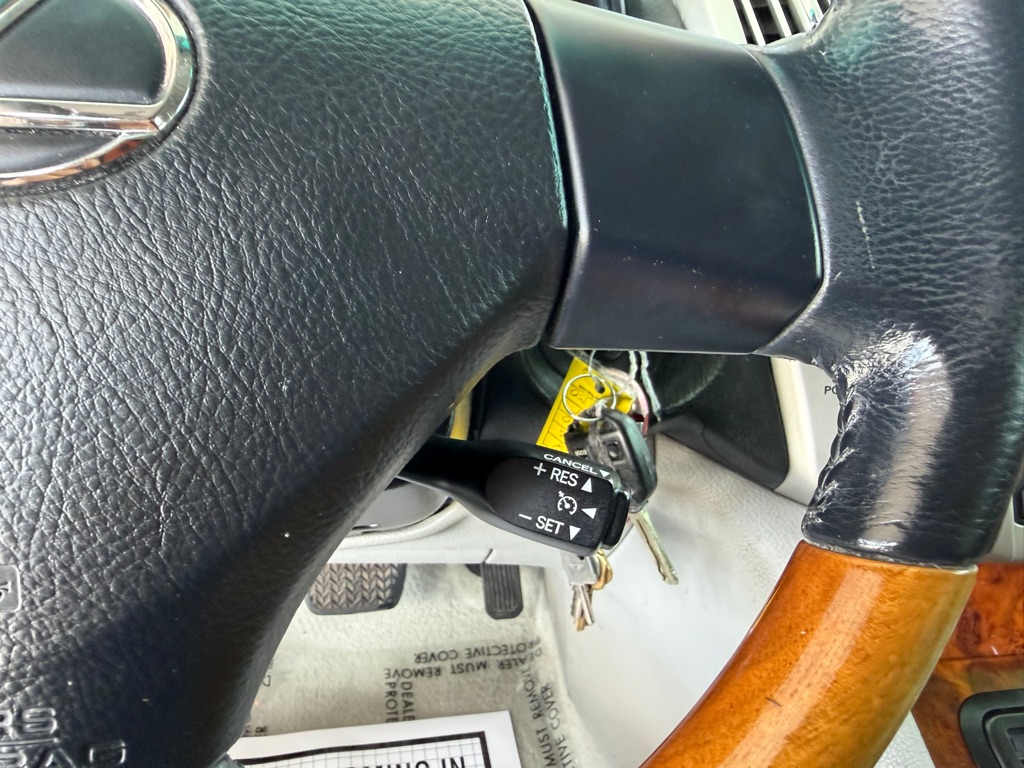 Photo 10 of this LEXUS RX