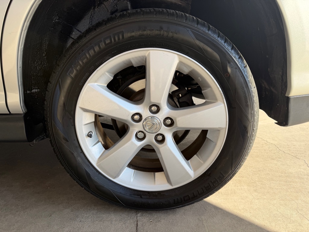Photo 56 of this LEXUS RX