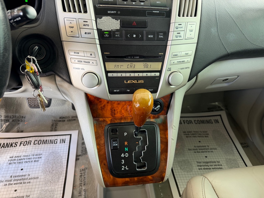 Photo 13 of this LEXUS RX