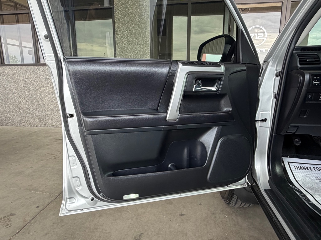 Photo 18 of this TOYOTA 4RUNNER