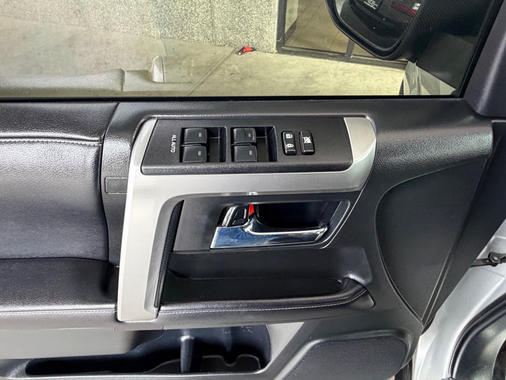 Photo 19 of this TOYOTA 4RUNNER