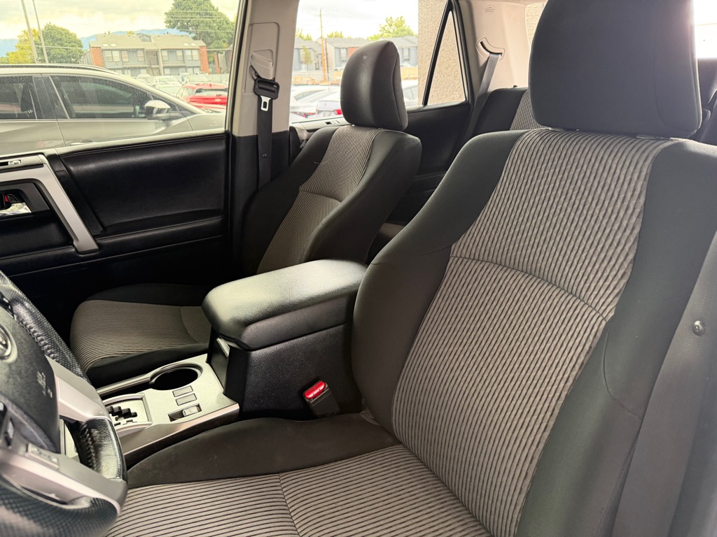 Photo 6 of this TOYOTA 4RUNNER