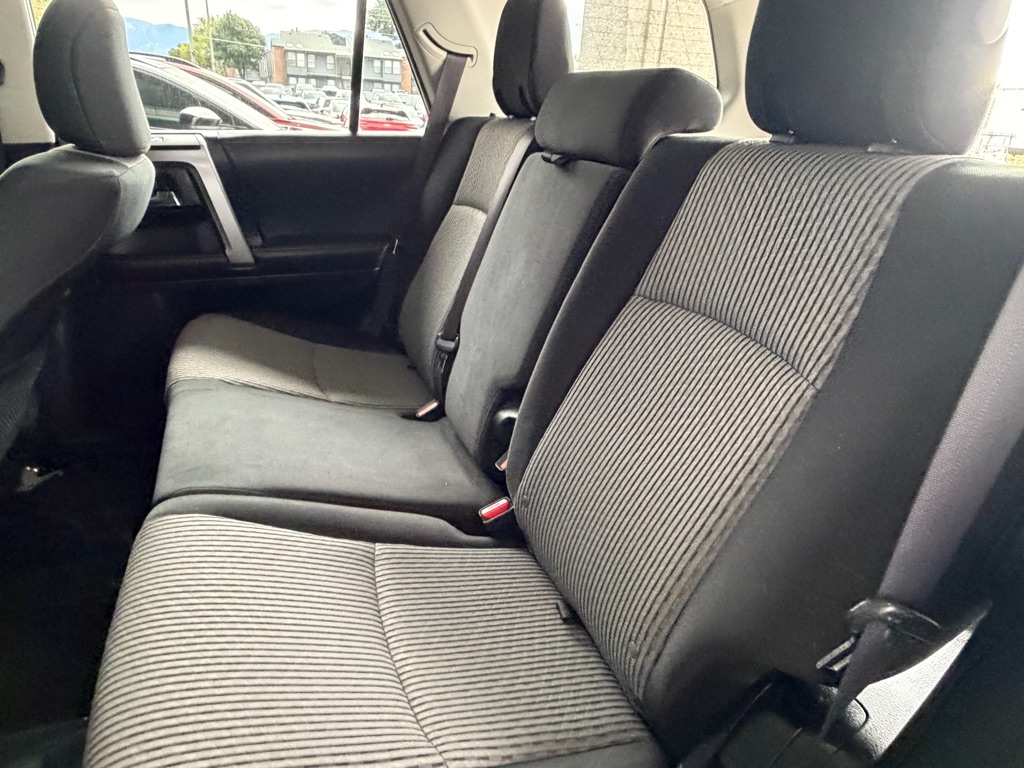 Photo 21 of this TOYOTA 4RUNNER