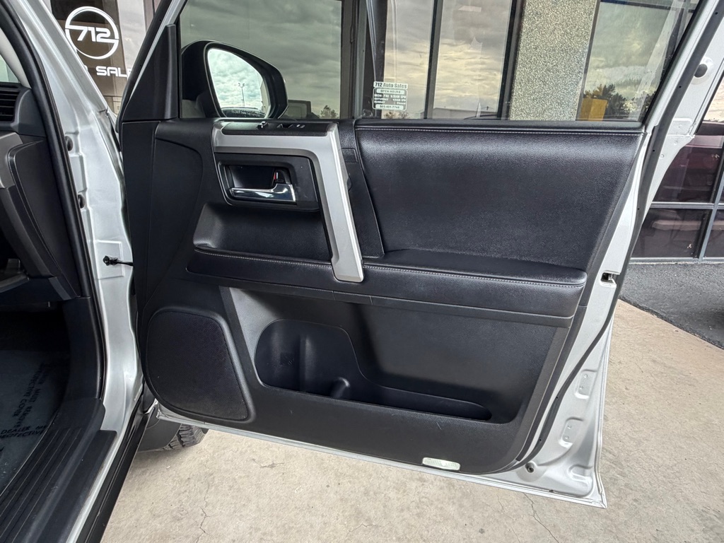 Photo 35 of this TOYOTA 4RUNNER