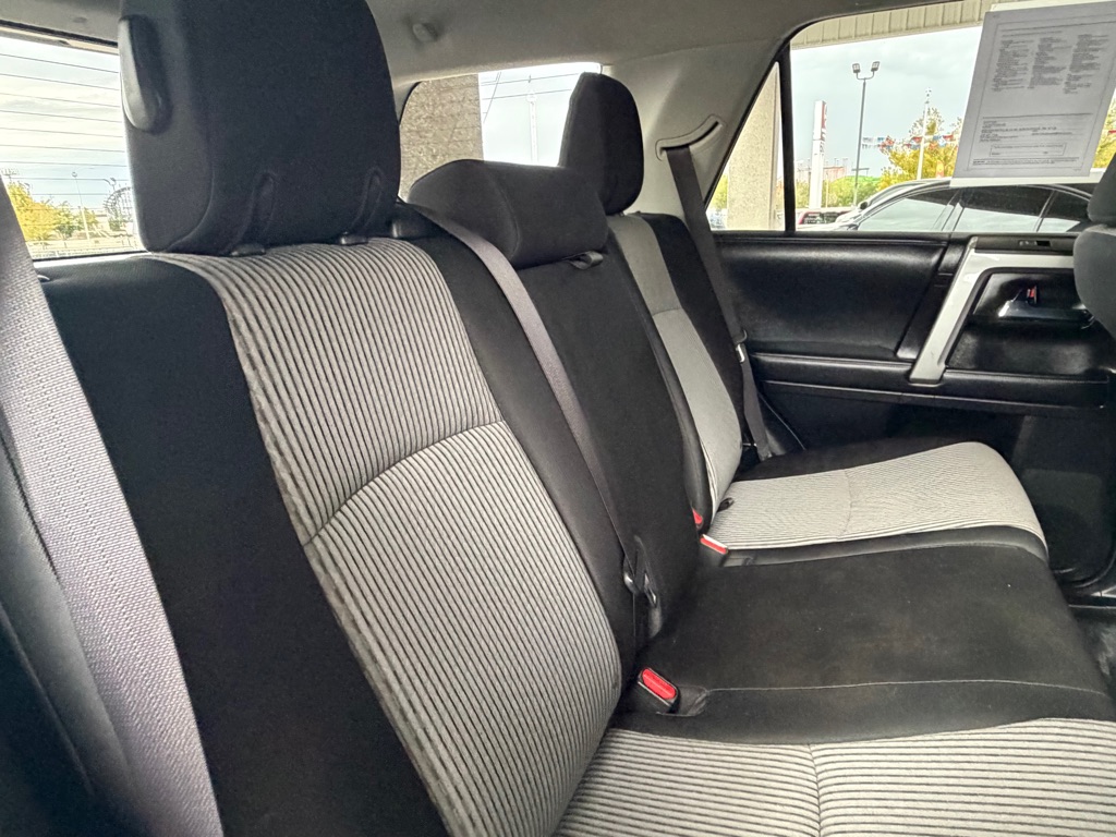 Photo 29 of this TOYOTA 4RUNNER