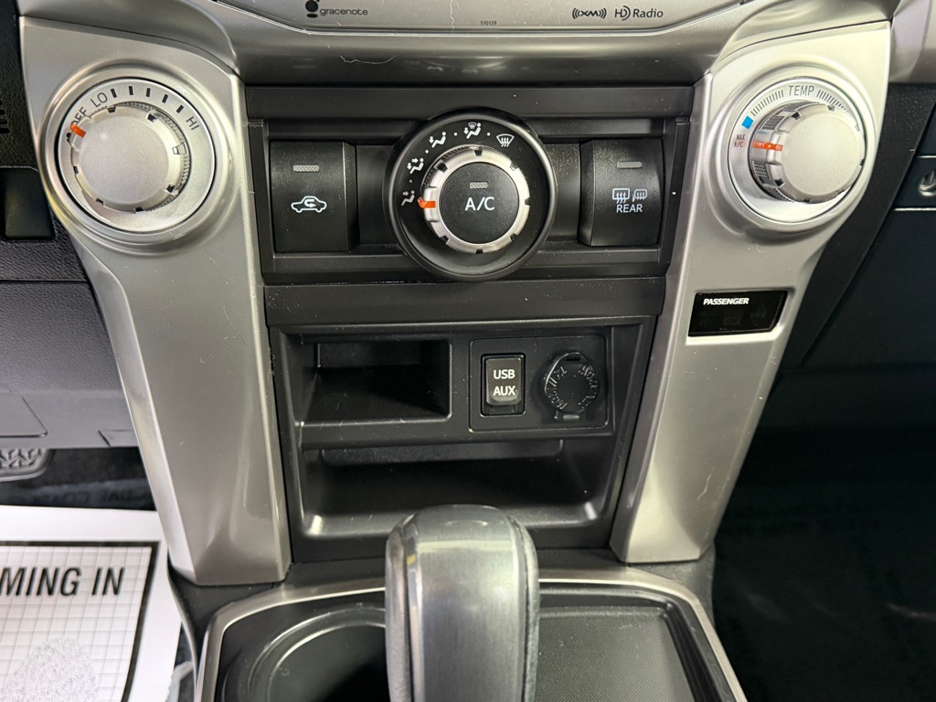 Photo 13 of this TOYOTA 4RUNNER