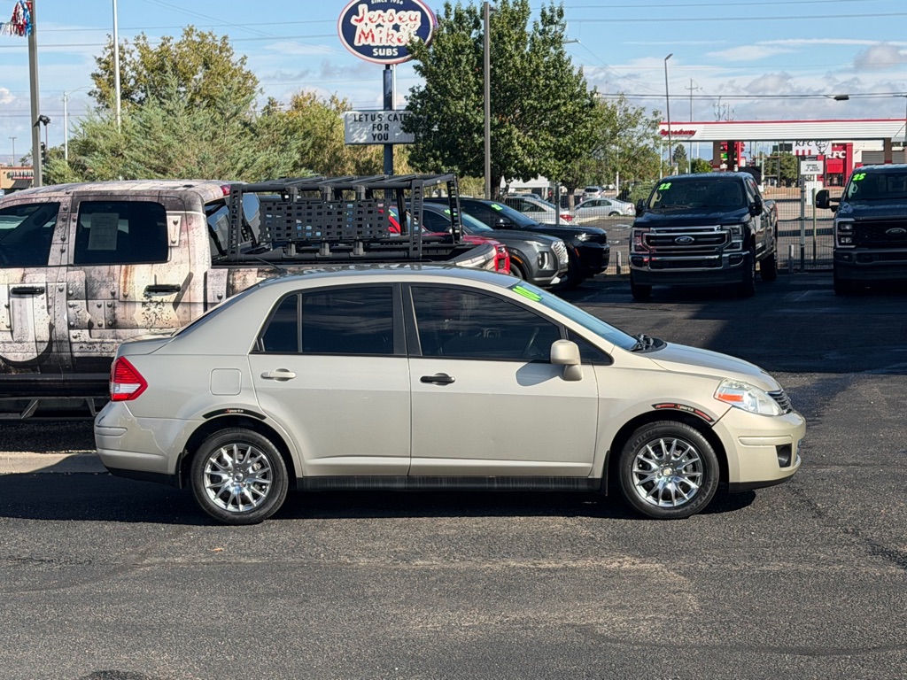 Photo 36 of this NISSAN VERSA