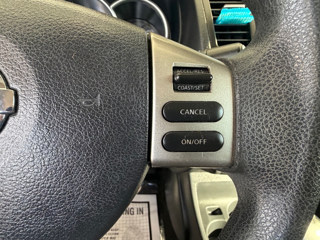 Photo 9 of this NISSAN VERSA