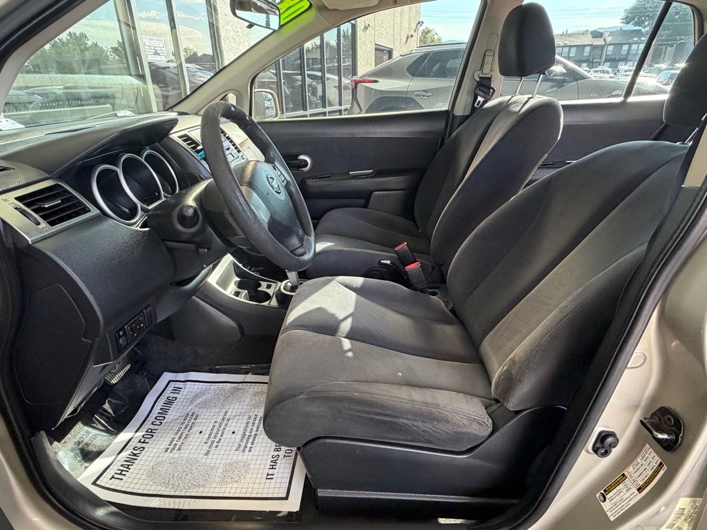Photo 5 of this NISSAN VERSA