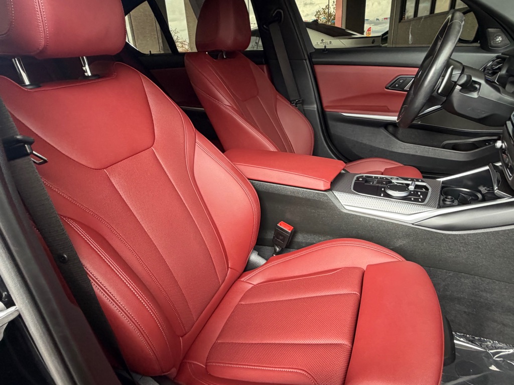 Photo 33 of this BMW M340I