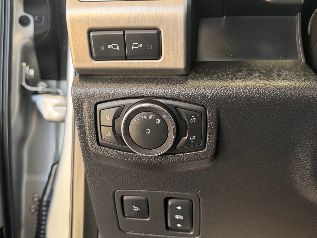 Photo 18 of this FORD F350