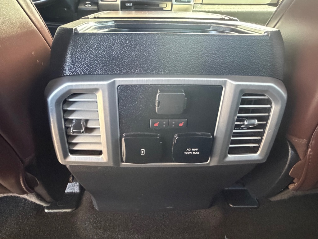 Photo 26 of this FORD F350