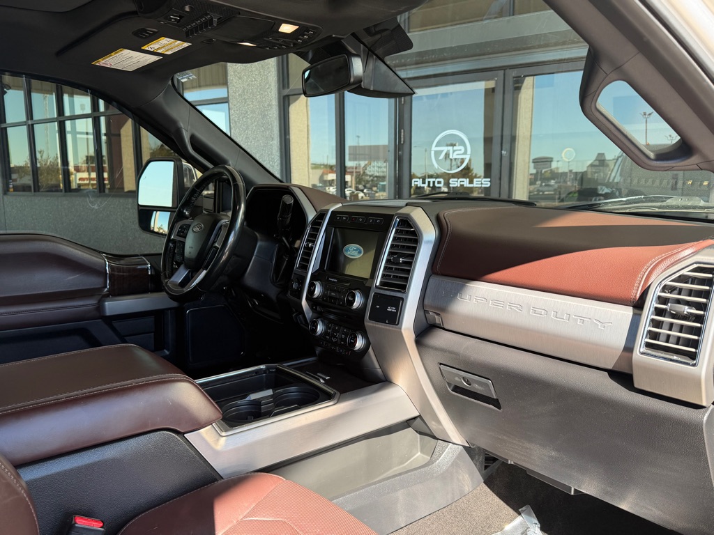 Photo 37 of this FORD F350