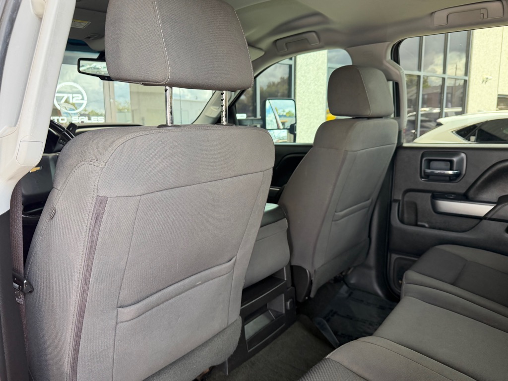 Photo 17 of this CHEVROLET SILVERADO 2500
