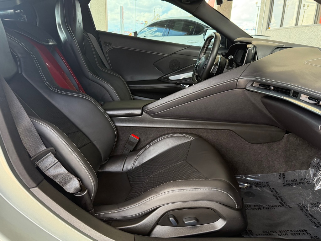 Photo 18 of this CHEVROLET CORVETTE