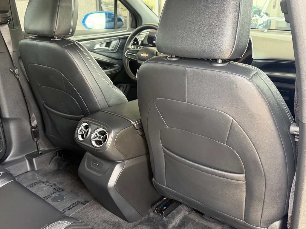 Photo 32 of this CHEVROLET BLAZER
