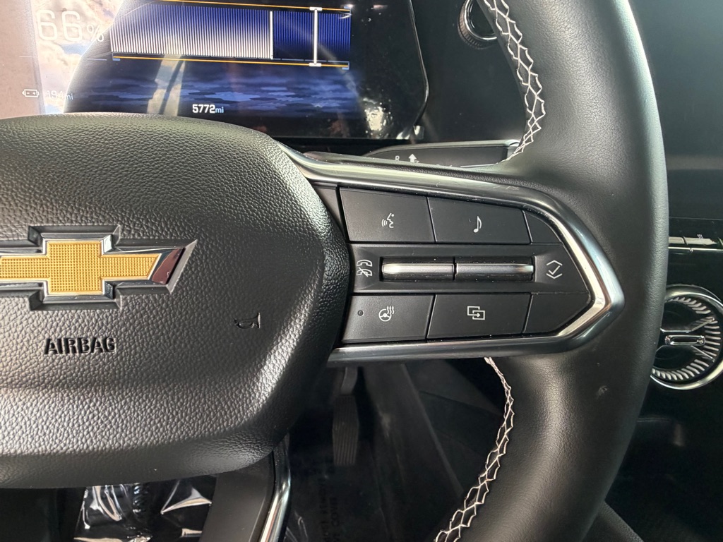 Photo 9 of this CHEVROLET BLAZER