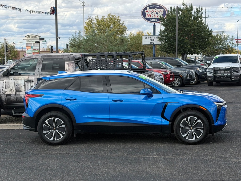 Photo 3 of this CHEVROLET BLAZER