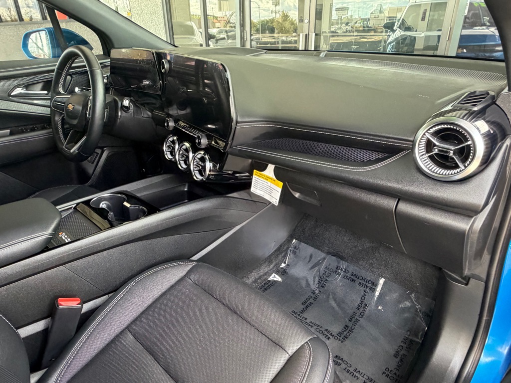 Photo 36 of this CHEVROLET BLAZER