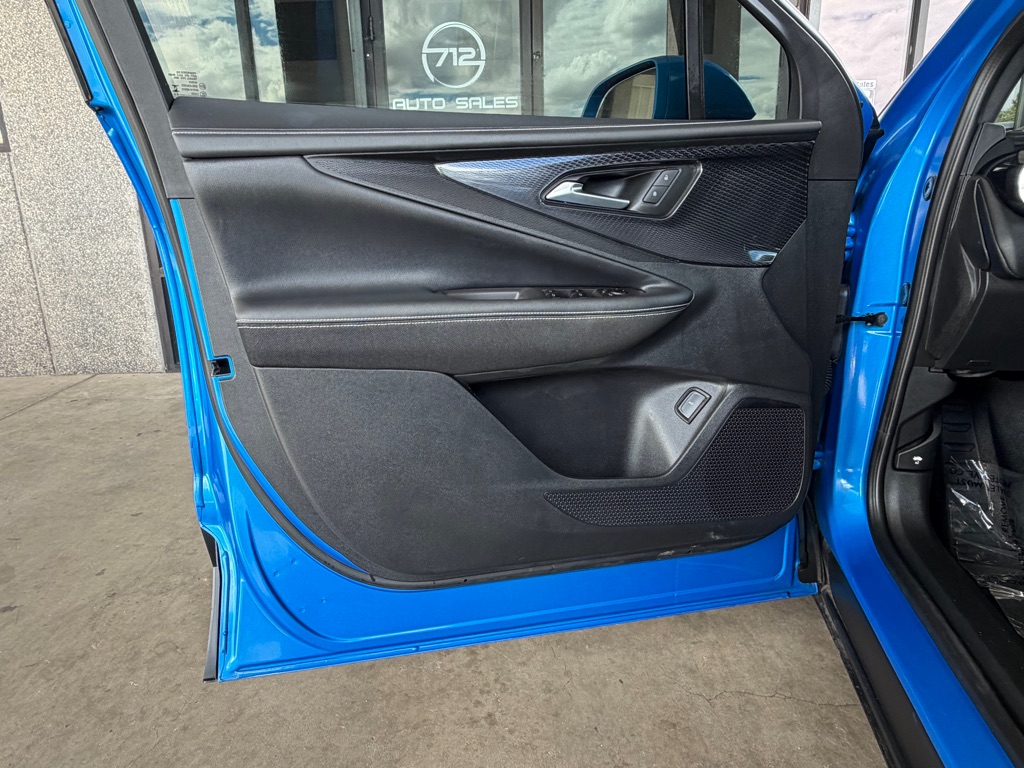 Photo 18 of this CHEVROLET BLAZER