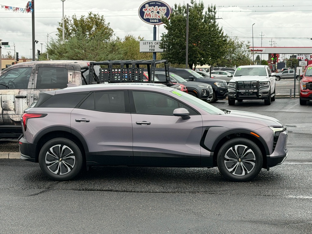 Photo 3 of this CHEVROLET BLAZER