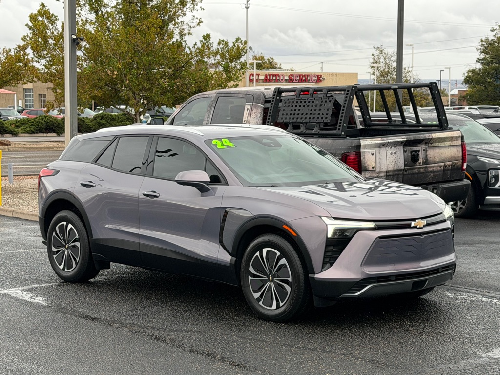 Photo 4 of this CHEVROLET BLAZER
