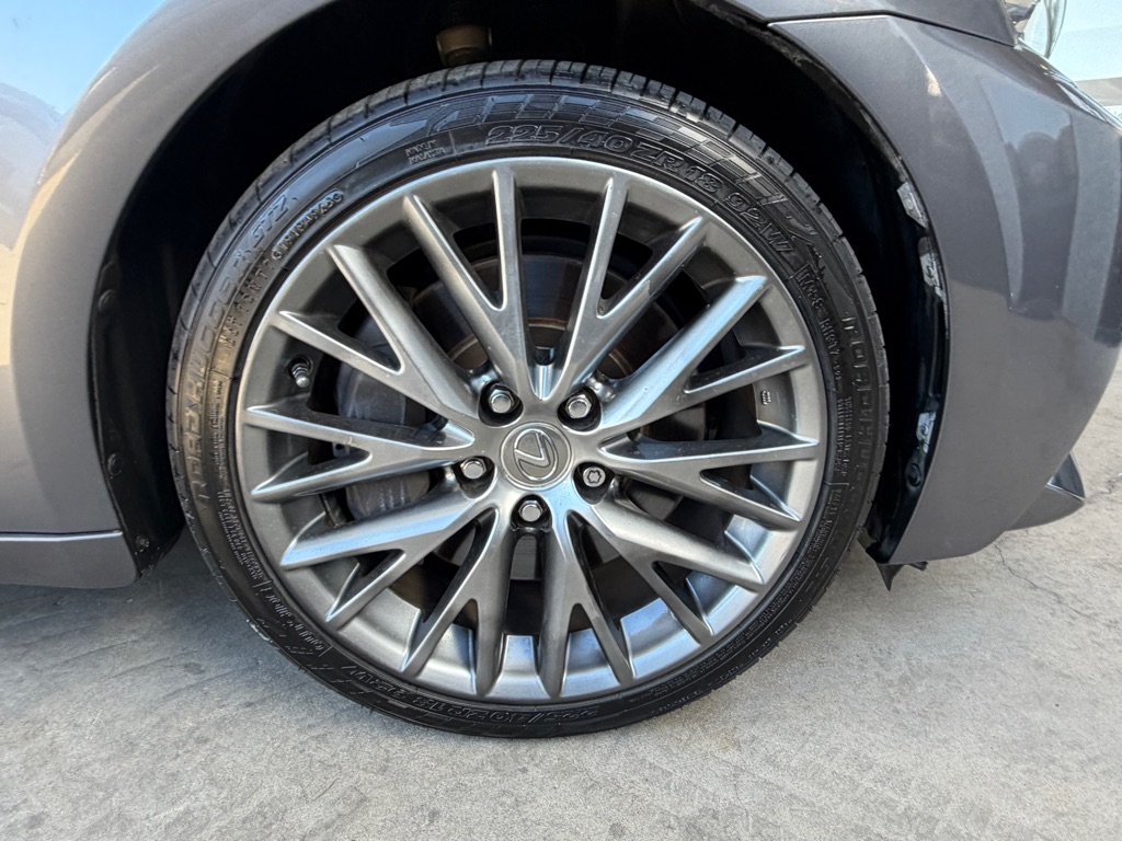 Photo 55 of this LEXUS IS