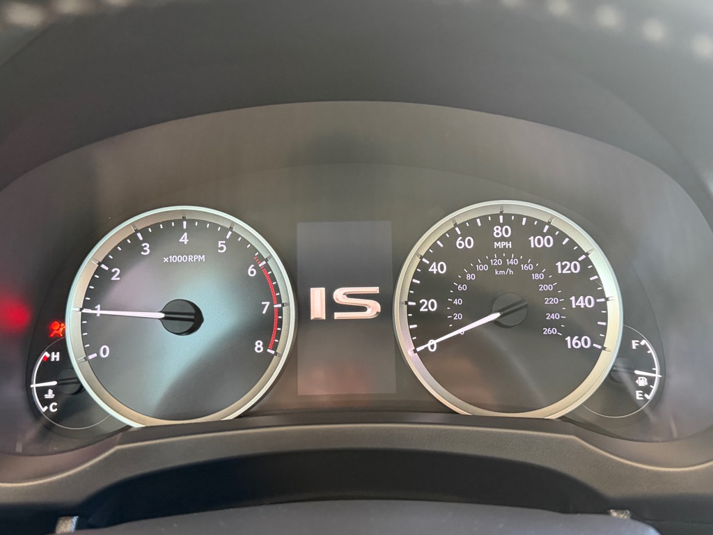 Photo 11 of this LEXUS IS