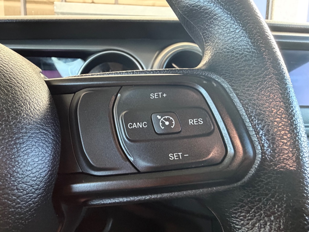 Photo 10 of this JEEP WRANGLER