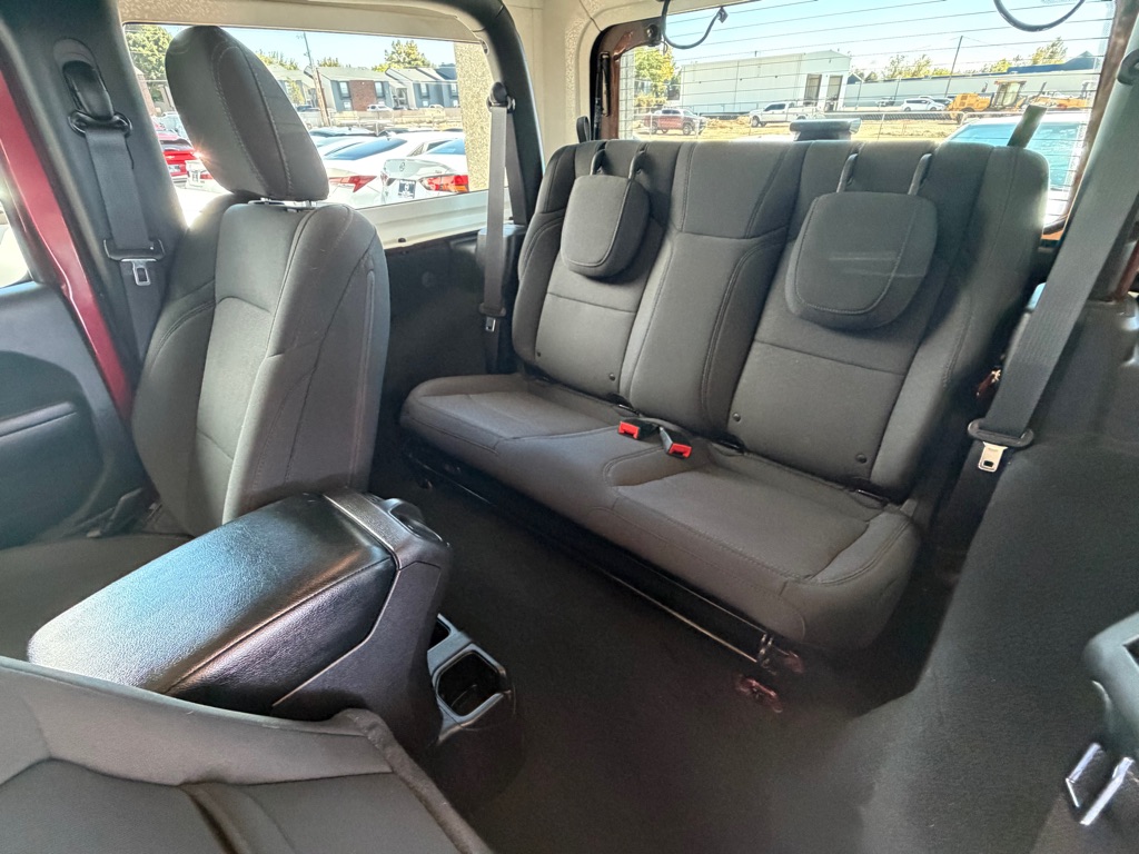 Photo 18 of this JEEP WRANGLER