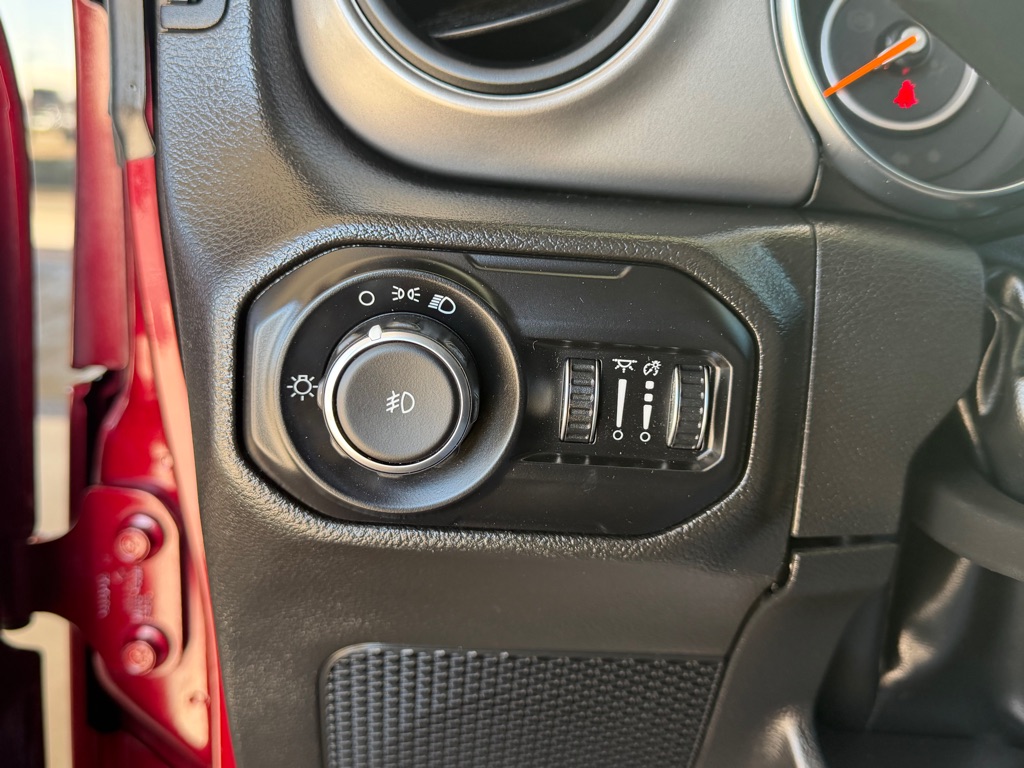 Photo 16 of this JEEP WRANGLER