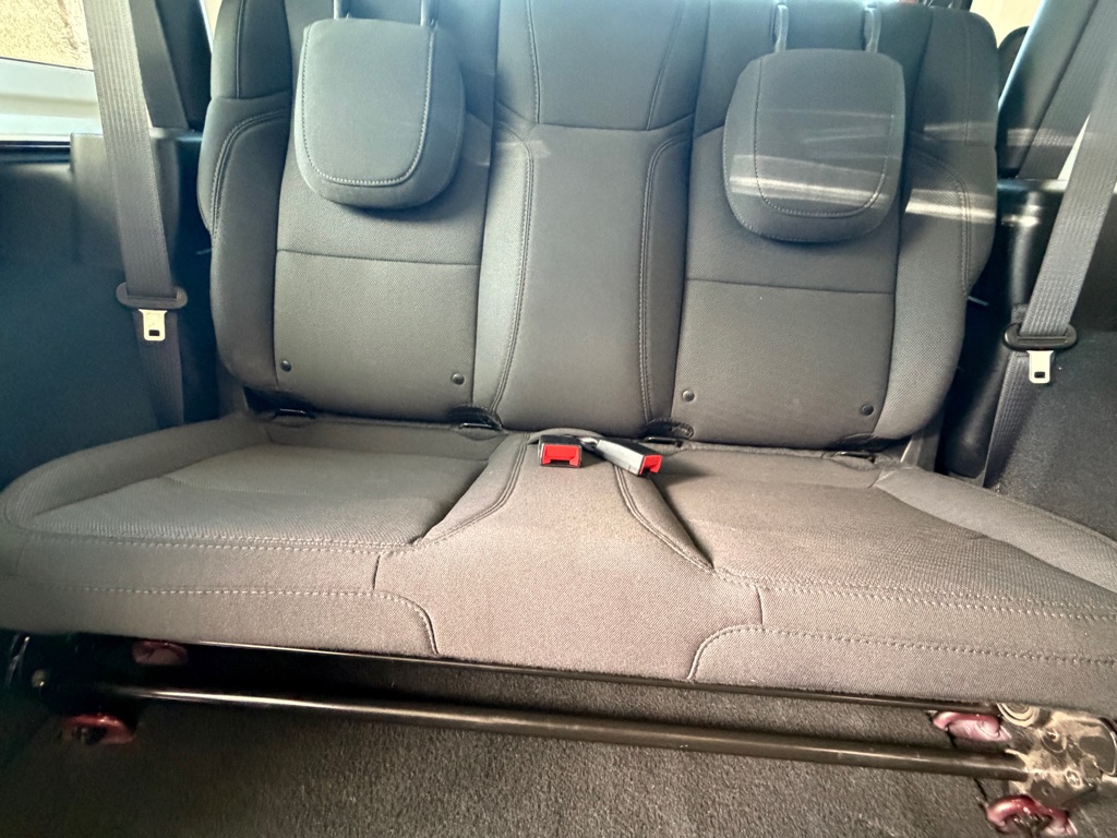 Photo 19 of this JEEP WRANGLER