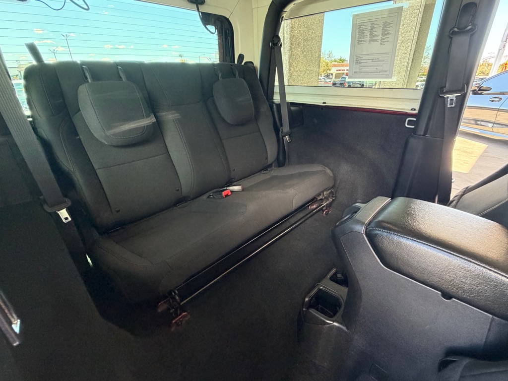 Photo 20 of this JEEP WRANGLER