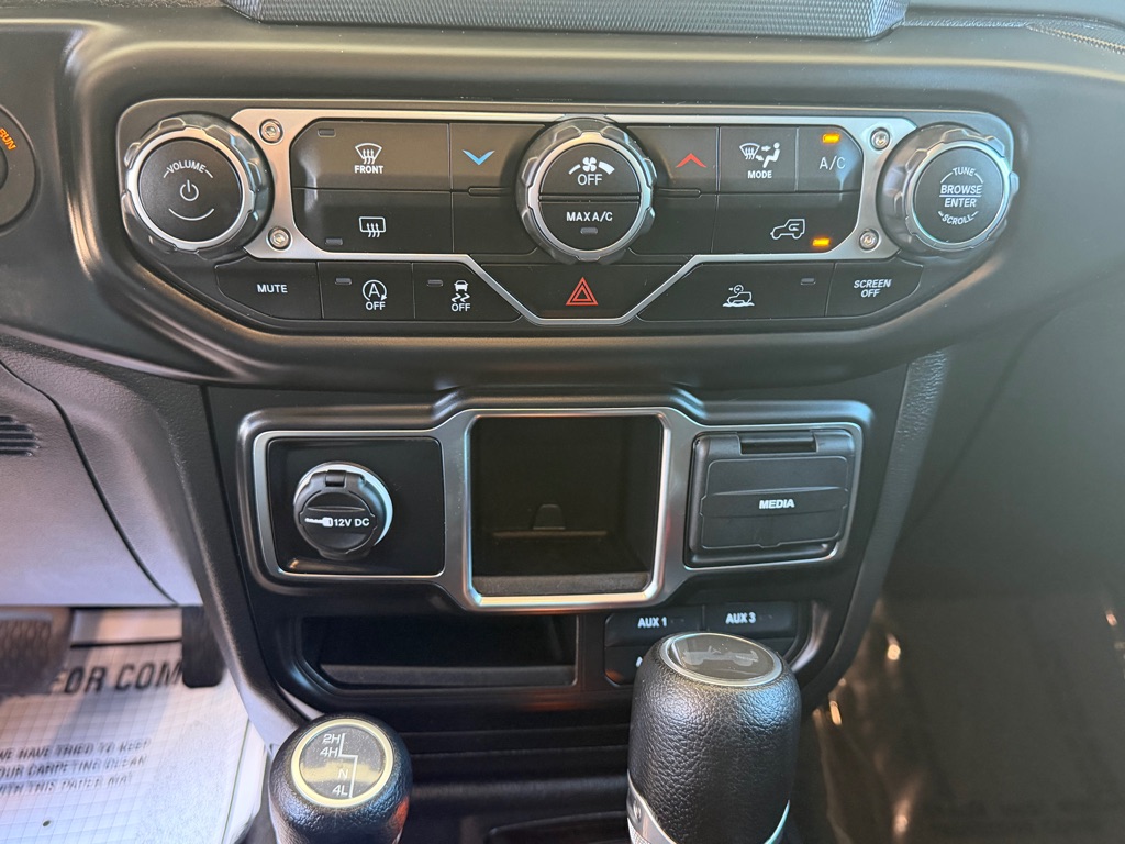 Photo 14 of this JEEP WRANGLER