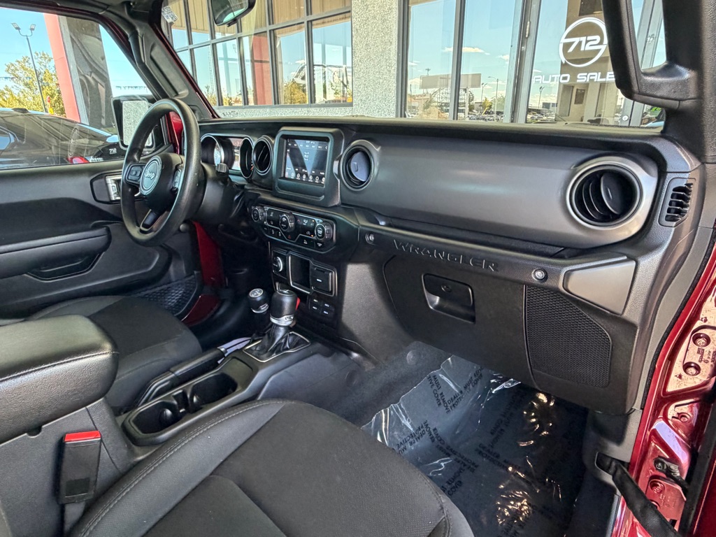 Photo 26 of this JEEP WRANGLER